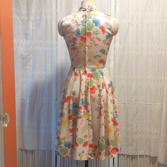 Vintage Sears Midi length white/Floral Dress fit and flare Size 8 petite - Picture 5 of 9
